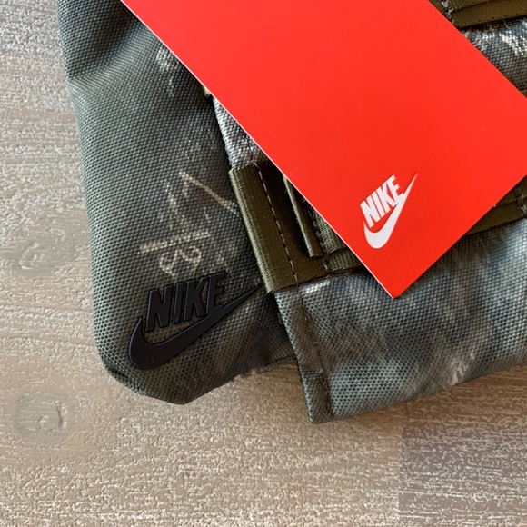 NIKE PRINTED CAMO CROSS BODY WASIT PACK - Picture 6 of 7